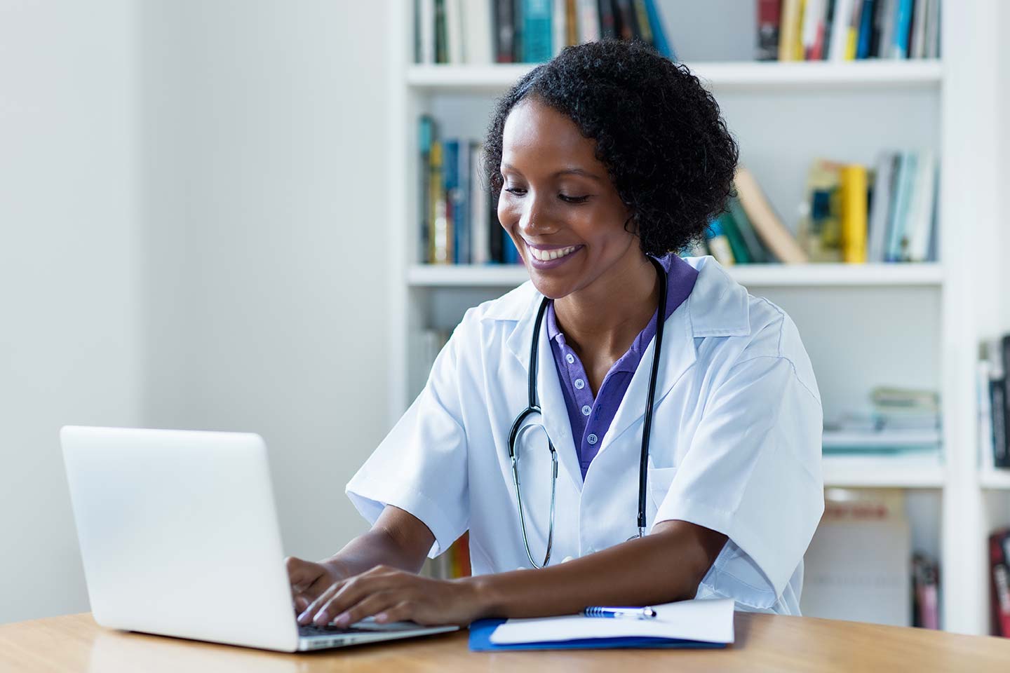 american-retrieval-los-angeles-female