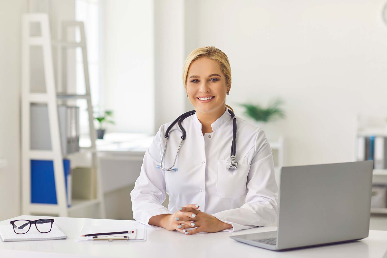 american-retrieval-new-york-city-female